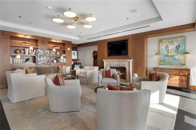 3630 Peachtree Road NE 2204, Atlanta, GA 30326