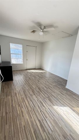 116 W Mahan Street, Richwood, TX 77531