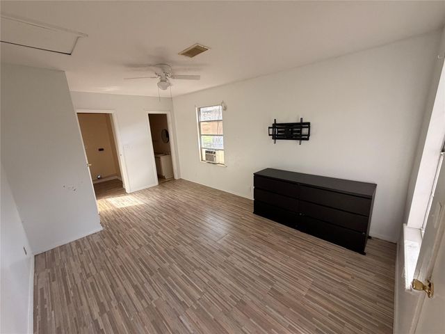 116 W Mahan Street, Richwood, TX 77531