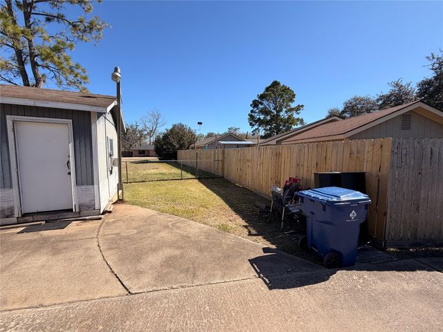 116 W Mahan Street, Richwood, TX 77531