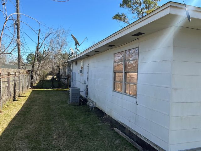 116 W Mahan Street, Richwood, TX 77531