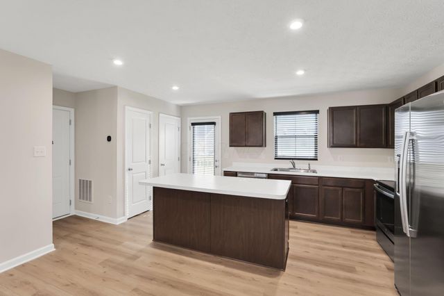 224 Mackinac Drive, Springfield, OH 45505