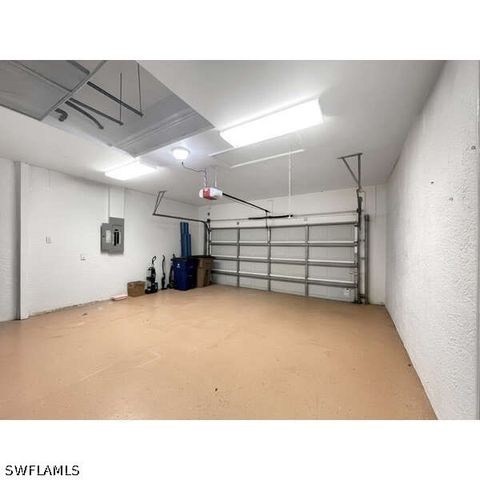 1252 Delores ST E, Lehigh Acres, FL 33974