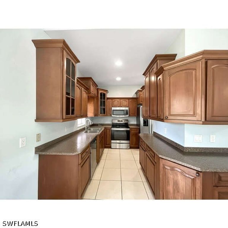 1252 Delores ST E, Lehigh Acres, FL 33974