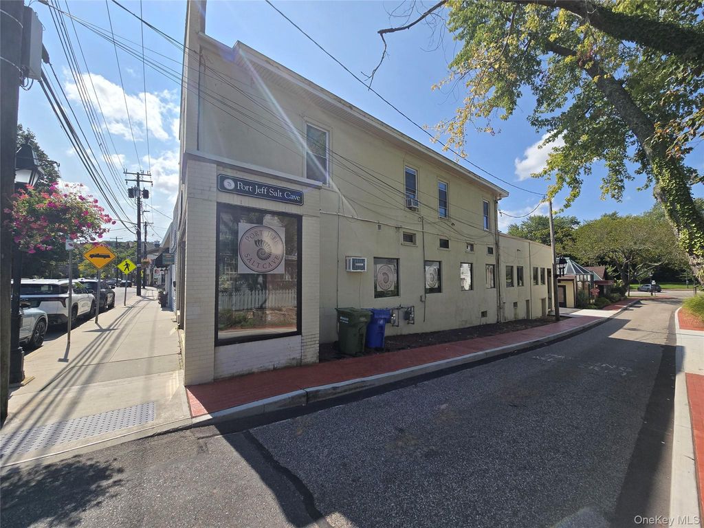 320 Main B, Port Jefferson, NY 11777