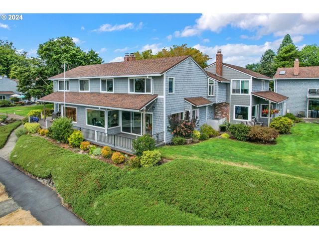 540 N HAYDEN BAY Dr, Portland, OR 97217