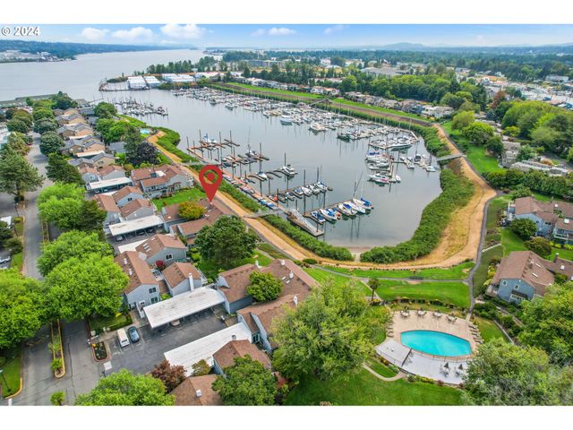 540 N HAYDEN BAY Dr, Portland, OR 97217