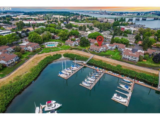 540 N HAYDEN BAY Dr, Portland, OR 97217