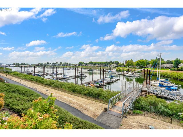 540 N HAYDEN BAY Dr, Portland, OR 97217