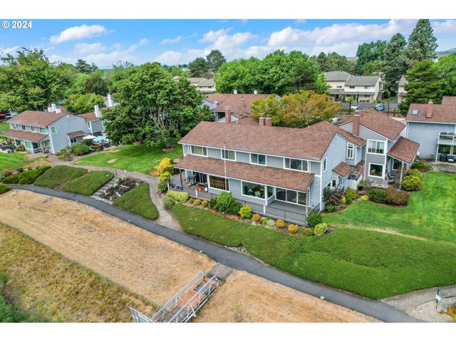 540 N HAYDEN BAY Dr, Portland, OR 97217