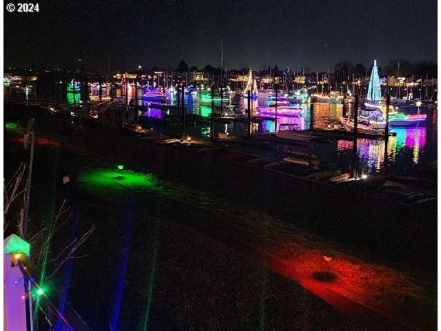 540 N HAYDEN BAY Dr, Portland, OR 97217