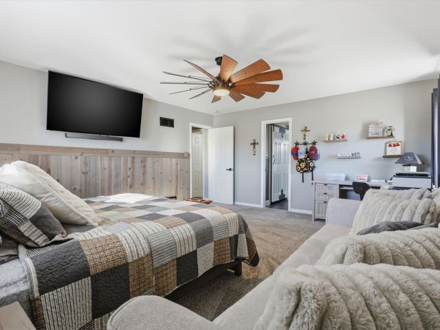 104 Fossil Court, Springtown, TX 76082