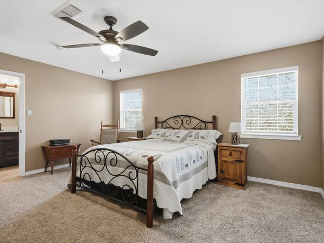 104 Fossil Court, Springtown, TX 76082