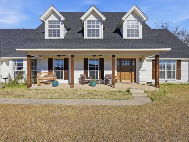 104 Fossil Court, Springtown, TX 76082