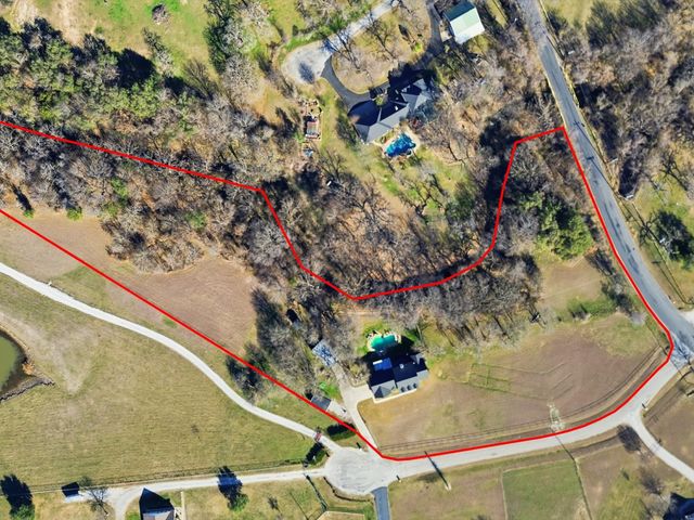 104 Fossil Court, Springtown, TX 76082