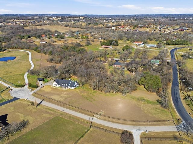 104 Fossil Court, Springtown, TX 76082
