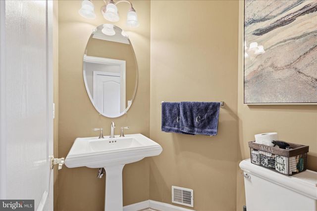 5081 WOLF RUN SHOALS RD, Woodbridge, VA 22192