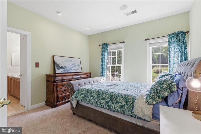 5081 WOLF RUN SHOALS RD, Woodbridge, VA 22192