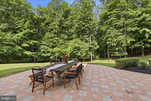 5081 WOLF RUN SHOALS RD, Woodbridge, VA 22192