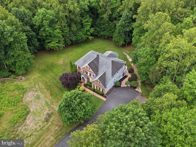 5081 WOLF RUN SHOALS RD, Woodbridge, VA 22192