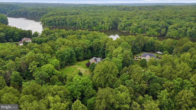 5081 WOLF RUN SHOALS RD, Woodbridge, VA 22192