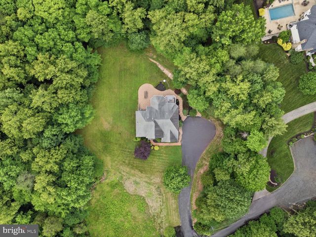 5081 WOLF RUN SHOALS RD, Woodbridge, VA 22192