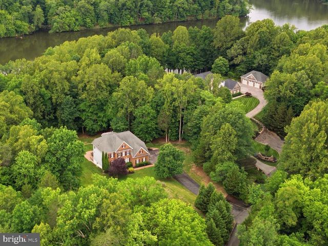 5081 WOLF RUN SHOALS RD, Woodbridge, VA 22192