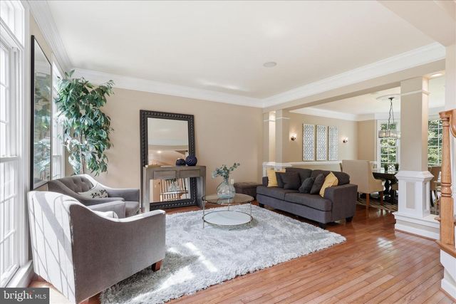 5081 WOLF RUN SHOALS RD, Woodbridge, VA 22192