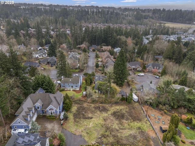 10216 Nw LEE St, Portland, OR 97229