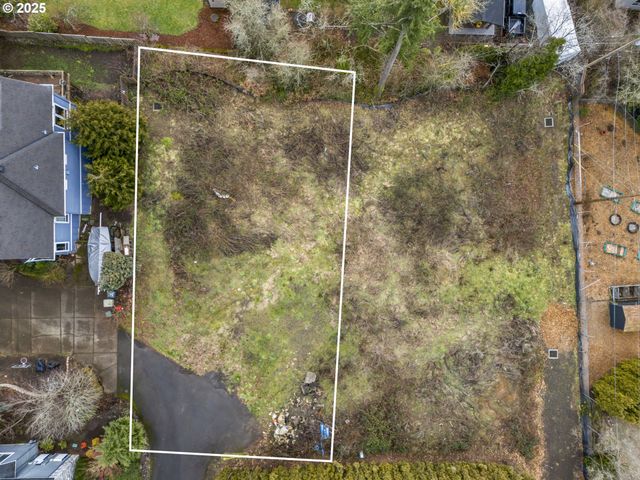 10216 Nw LEE St, Portland, OR 97229