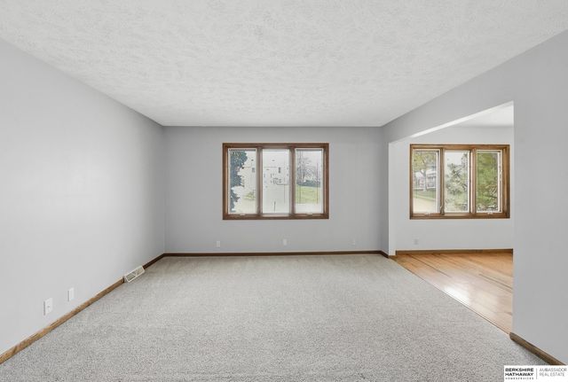 6245 Ponderosa Circle, Omaha, NE 68137