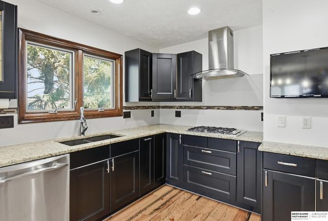 6245 Ponderosa Circle, Omaha, NE 68137