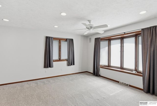 6245 Ponderosa Circle, Omaha, NE 68137