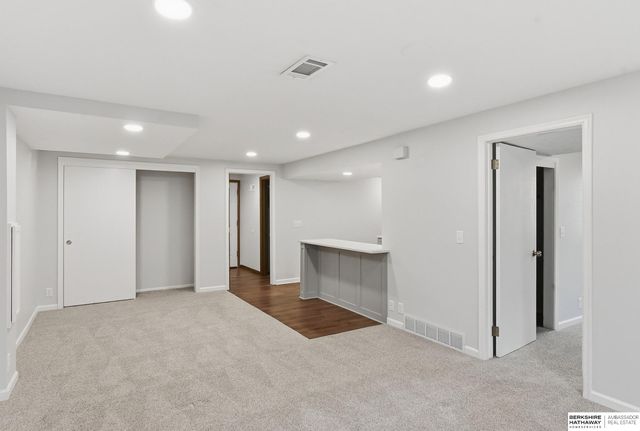 6245 Ponderosa Circle, Omaha, NE 68137