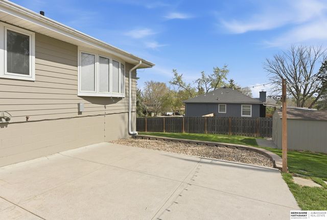 6245 Ponderosa Circle, Omaha, NE 68137