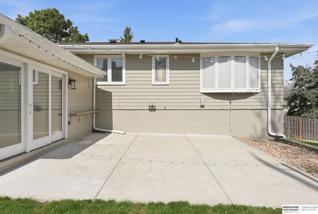 6245 Ponderosa Circle, Omaha, NE 68137