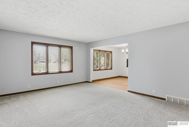 6245 Ponderosa Circle, Omaha, NE 68137