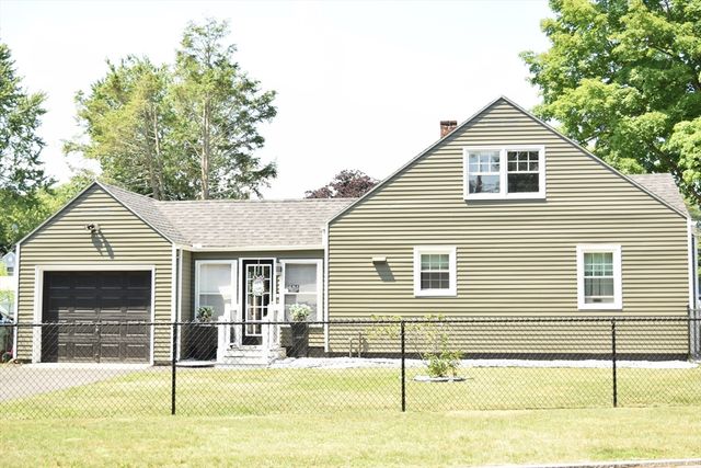 43 Barton St, Springfield, MA 01104