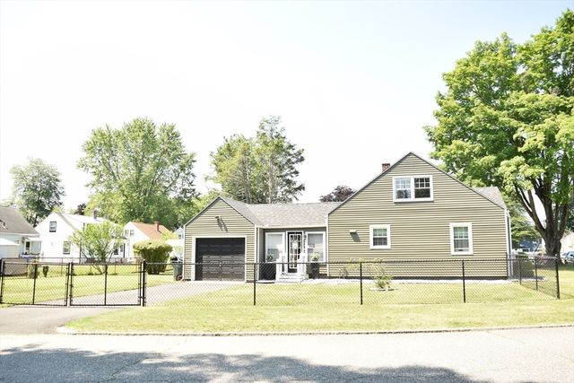 43 Barton St, Springfield, MA 01104