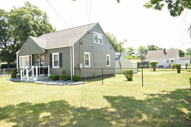 43 Barton St, Springfield, MA 01104