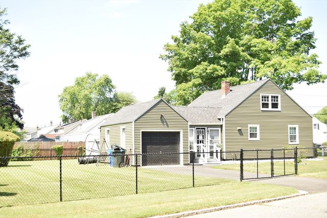 43 Barton St, Springfield, MA 01104