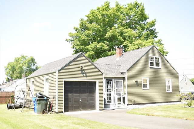 43 Barton St, Springfield, MA 01104