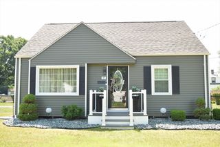 43 Barton St, Springfield, MA 01104