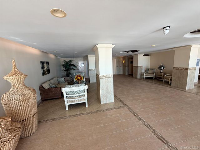 1 E Broadway 3N, Long Beach, NY 11561