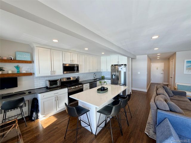 1 E Broadway 3N, Long Beach, NY 11561