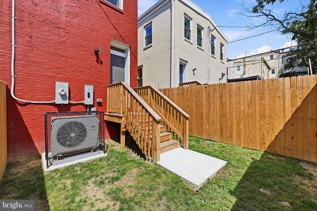 109 S FULTON AVE, Baltimore, MD 21223