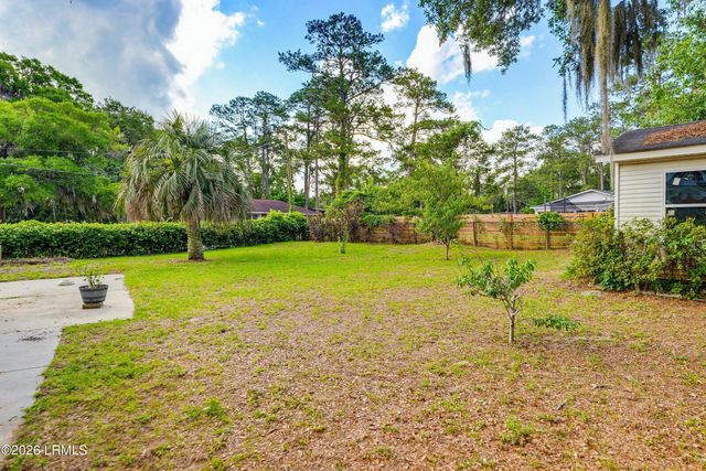2602 S Royal Oaks Drive, Beaufort, SC 29902