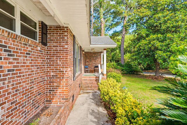 2602 S Royal Oaks Drive, Beaufort, SC 29902
