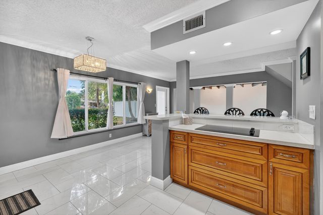 1503 NE 18th Avenue, Fort Lauderdale, FL 33304