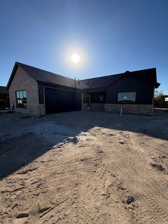 Image 2 of property listing at 5425 Riviera Lane, San Angelo, TX 76904